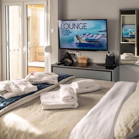 "Elegance" Central Luxury Apartment Piraeus Bagian luar foto