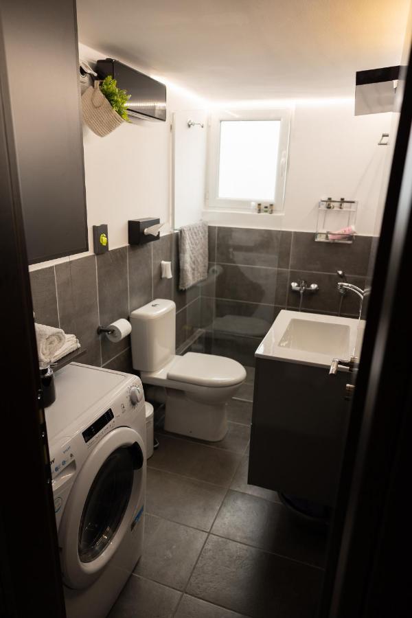 "Elegance" Central Luxury Apartment Piraeus Bagian luar foto