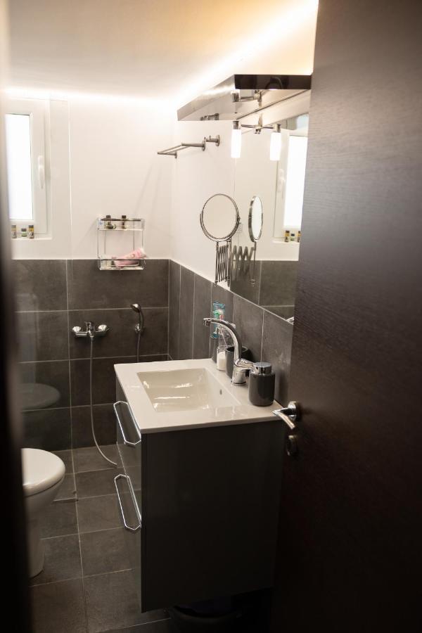 "Elegance" Central Luxury Apartment Piraeus Bagian luar foto